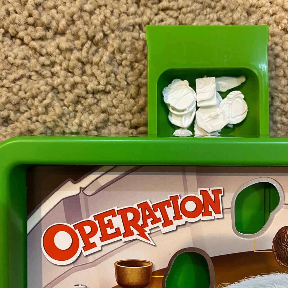 Star Wars Mandalorian Operation Game - Picture 4 of 5